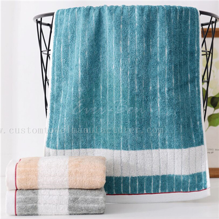 China Bulk personalized beach towels Manufacturer Bespoke Blue Jacquard Bamboo Travel Beach Towels Factory